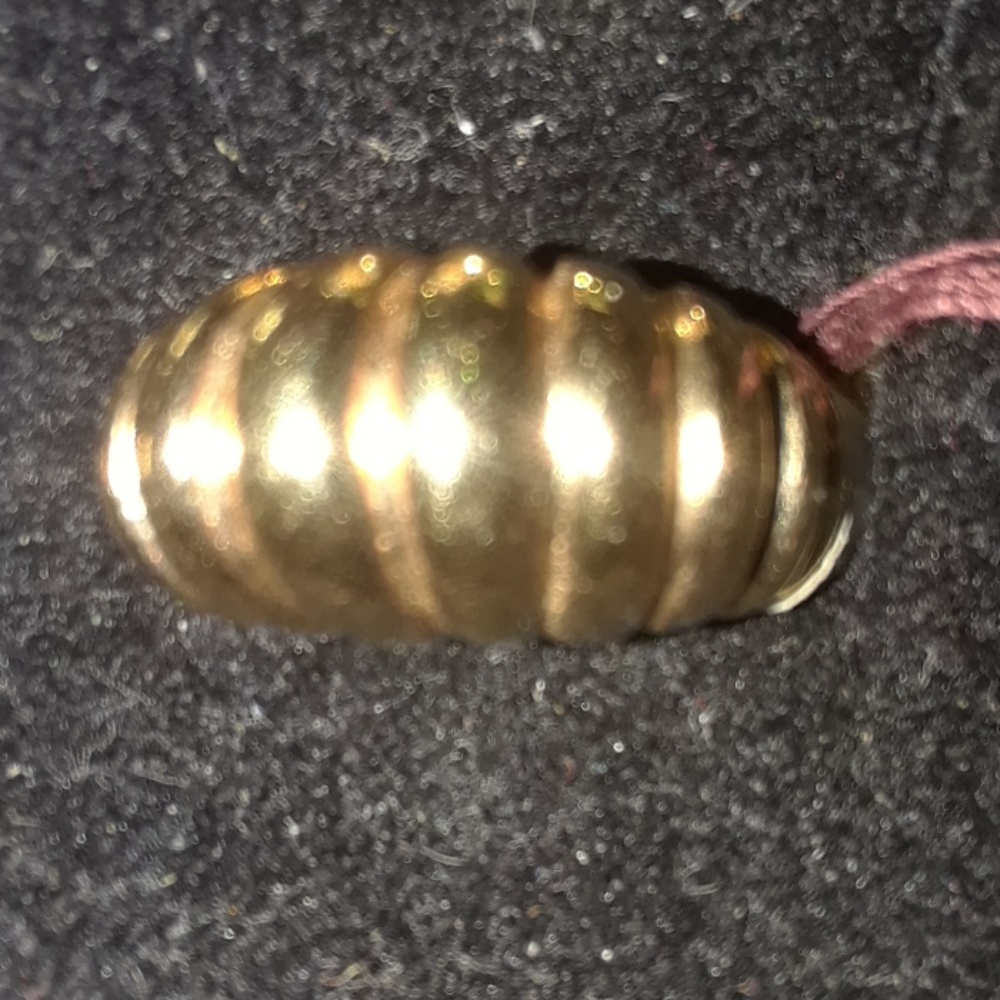 Ring - Picture 2 of 2